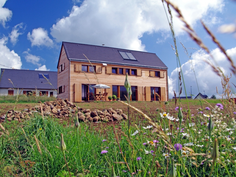 Maison D. à Besse et Saint Anastaise (63 610)
Habitat écologique basse consommation énergétique (label BBC Effinergie ®).